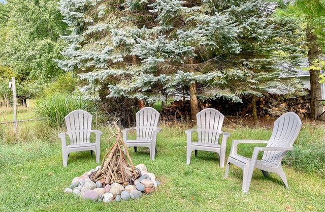 Beautiful property with yard, fireplace, patio & firepit - walk to Lake Michigan