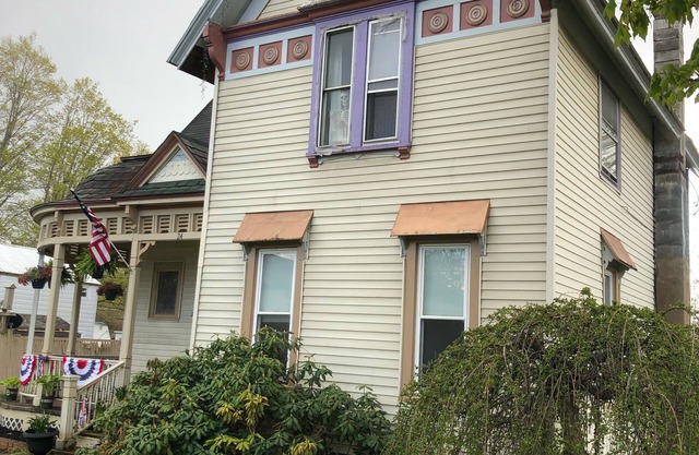 Beautiful Queen Anne in Camden!