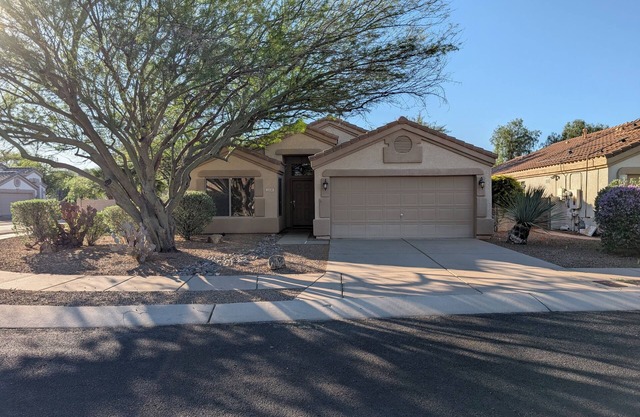 Beautiful, quiet 3/2 in gated community