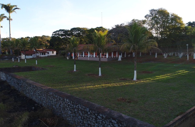 Schöne Ranch am See von Furnas