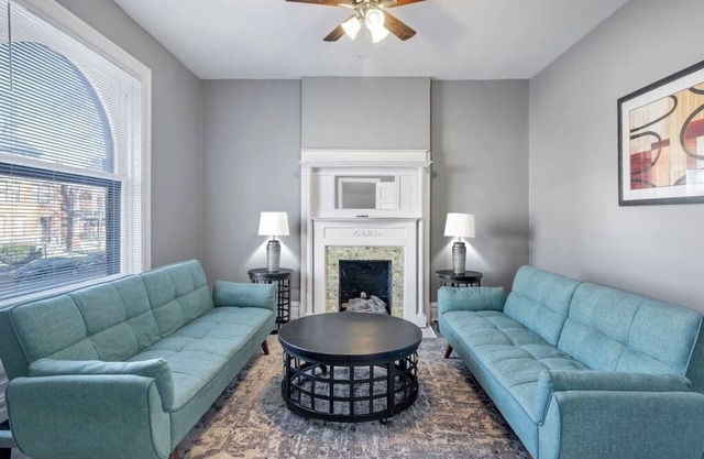 Beautiful, Rehabbed Unit in Shaw Community - 4226b