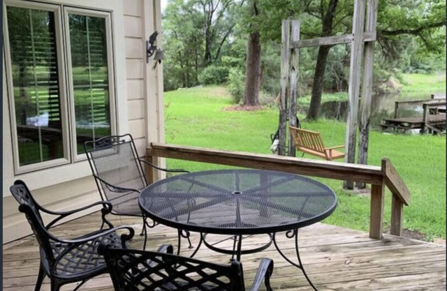Beautiful remodeled cabin on breathtaking ranch!