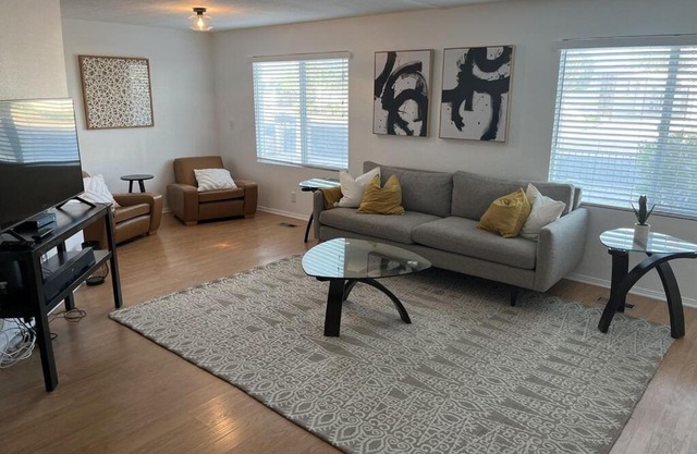 Beautiful remodeled Golf & Tennis 55+ (5-6 Months stay (Oct-Apr)