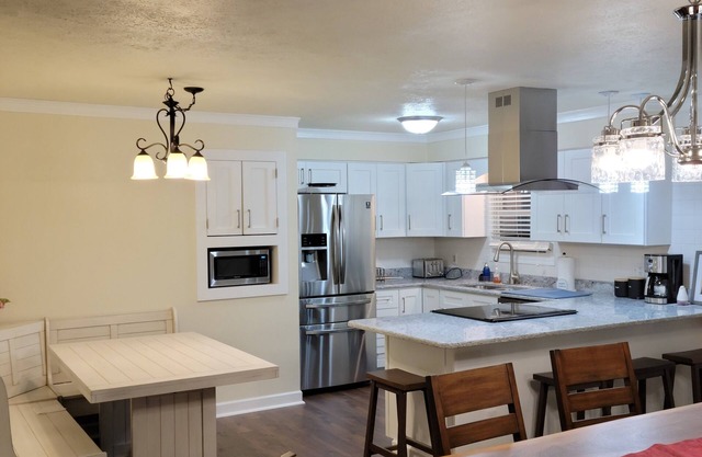 Beautiful Remodeled Home very close to Notre Dame