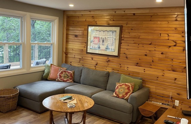 Beautiful Remodelled Private Cottage on the Upper Rideau Lake