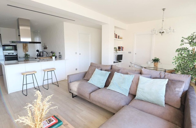 Schön renovierte Wohnung in Puerto de Sagunto, 3 Schlafzimmer, Klimaanlage, in Strandnähe