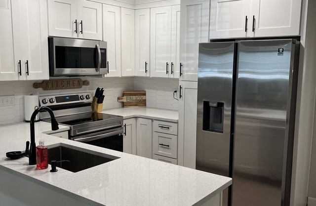 Beautiful renovated home.12 mins from FSU