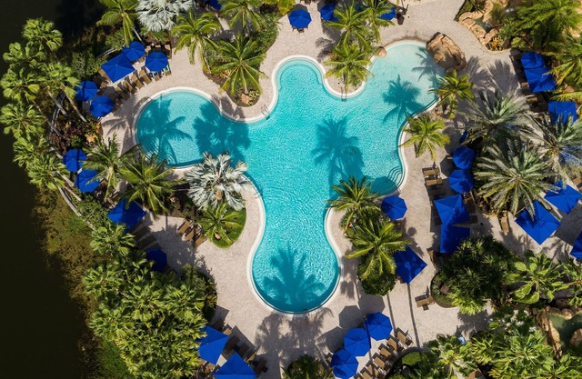 Beautiful Resort Condo - Minutes from the beach!