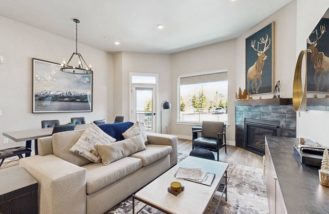 Beautiful resort condo with incredible amenities and shuttle service