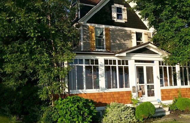 Schönes restauriertes Haus am Ontariosee, Braddock Point