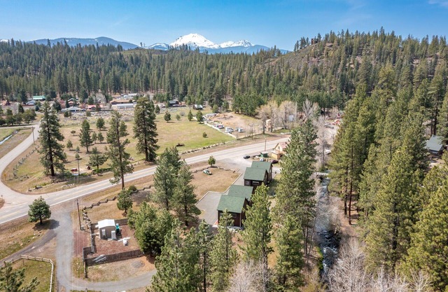 Beautiful retreat on Hat Creek, Fishing, Firepits and BBQ's