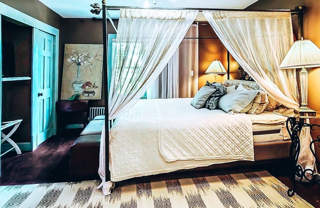 Beautiful romantic Private en suite