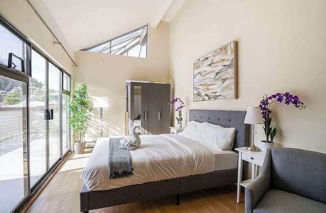 Beautiful Room+AC in Shared Home in Horseshoe Bay