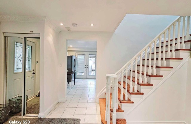 Beautiful Room in central North York Centre next subway station and free parking