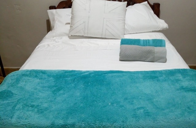 Schönes Zimmer in La Esperanza, San José, Centro + Frühstück inklusive.