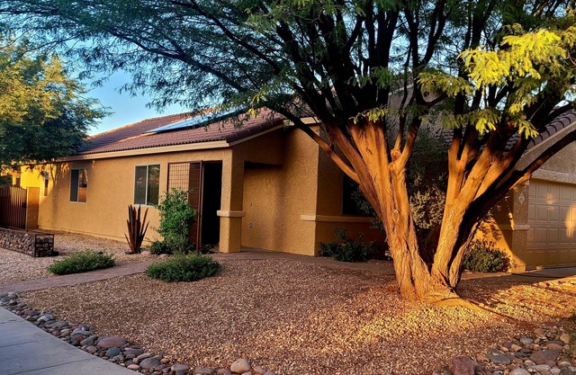 Beautiful Rustic 2 BDR Home in SE Tucson/Corona De Tucson