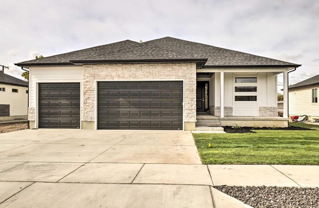 Beautiful West City Valley Home with Huge Yard