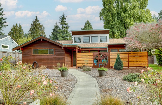 Beautiful Seattle Home w/ Patio ~ 9 Mi to Downtown