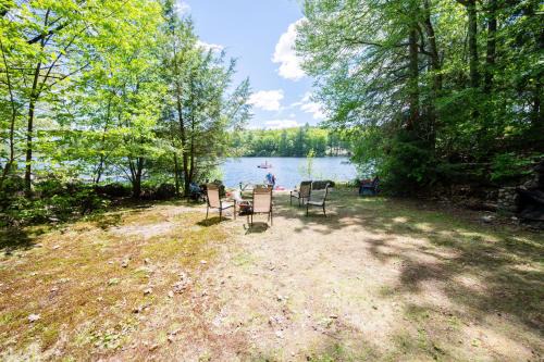 Beautiful Serene Lake House!