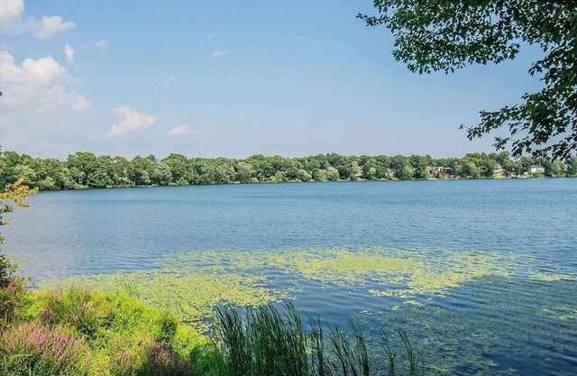 Beautiful Single Family house on Warwick Pond, Warwick, RI
