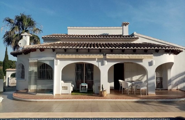 SUPERB FULL FOOT VILLA, 3 KM ZENTRUM, 300 M VOM MEER UND CAP NEGRE, RUHIG,