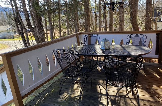 Beautiful Ski and hike Chalet sleeps 20