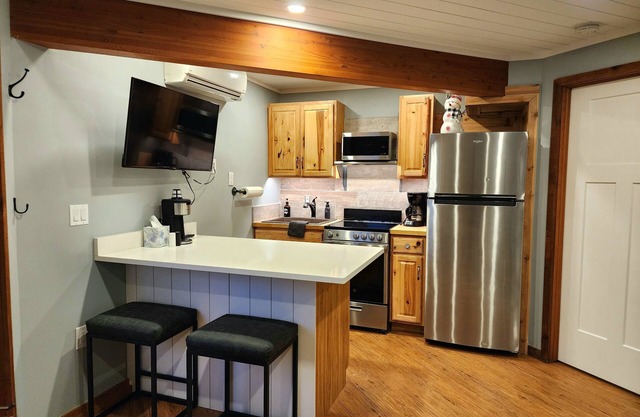 NEW LISTING! Beautiful renovated, Schuss Village Golf Course, pool, boat parking