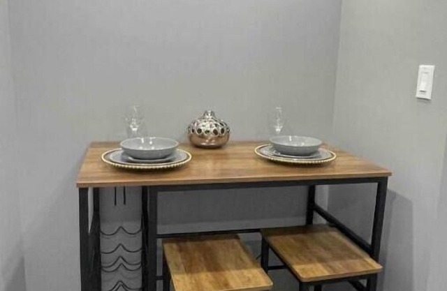 Beautiful & Spacious 1 Bedroom Apartment