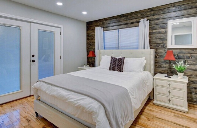 Beautiful Spacious 3 BR Home Near Casino, Shops & Hospital