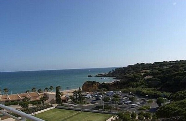 Schöne, geräumige Villa Santa mit 6 Schlafzimmern in zentraler Lage in Albufeira