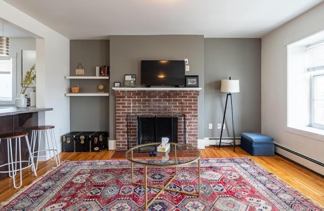 Beautiful & Spacious Apt AC, Unit 1