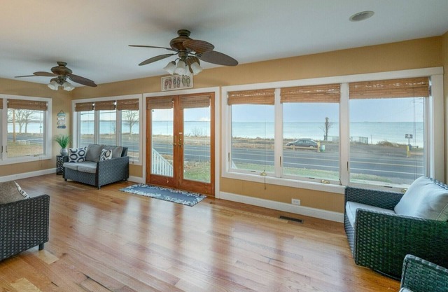 Beautiful, Spacious, Beachfront Home - Perfect for Entertaining Family & Friends