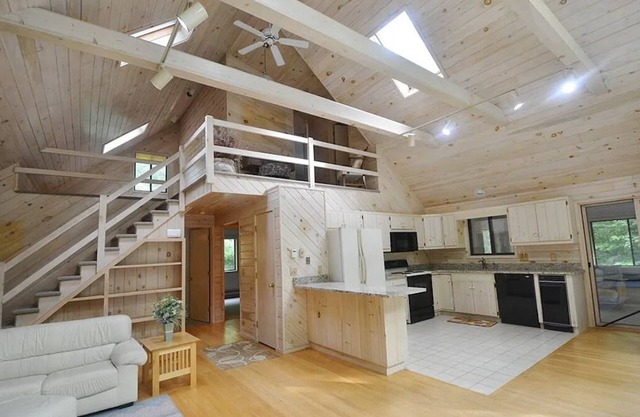 Beautiful Spacious Berkshire A-Frame Mountain House