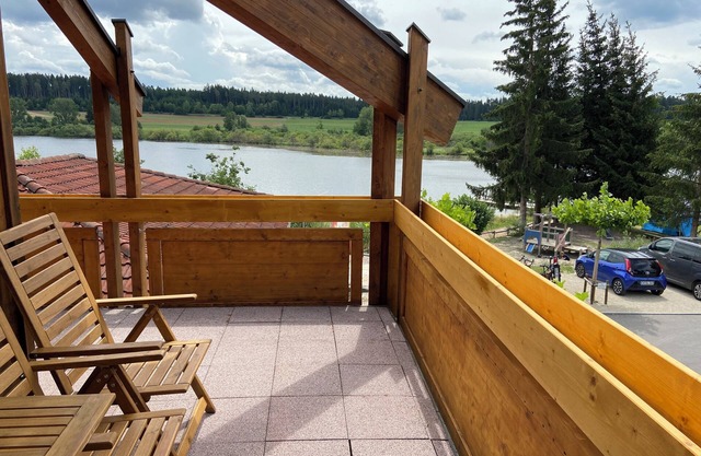 Schöne geräumige Ferienwohnung direkt am Kirnbergsee für bis zu 6 Personen