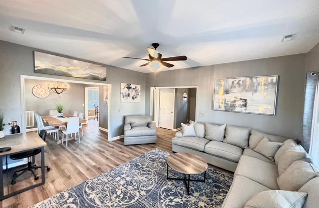 Beautiful, Spacious, Hidden Gem In Heart Of Wilmington