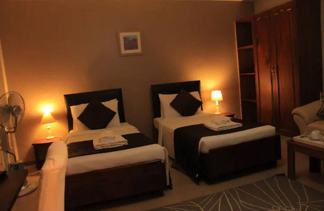 Beautiful spaciuos house and garden, fantastic city view, 10 mins to City centre