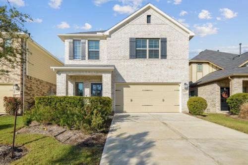 Beautiful spacious house with great location!