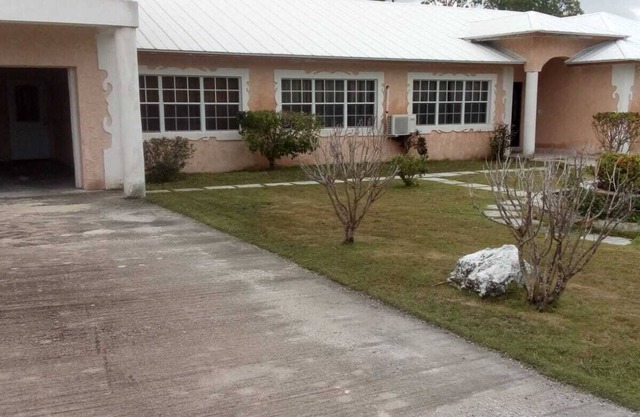 Beautiful Spacious Luxurious Home