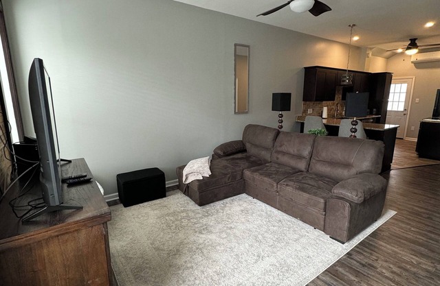 Beautiful Spacious Modern 1 Bedroom Apartment in Albany