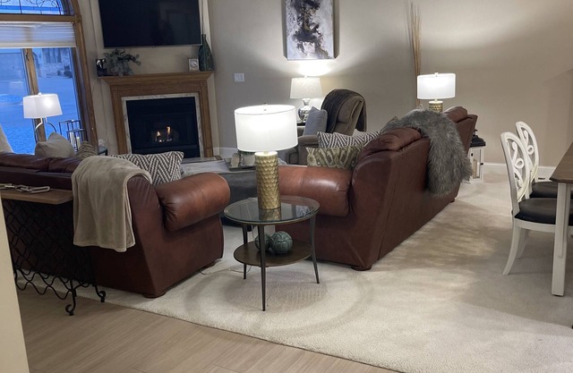 Beautiful spacious property 4 sleeping areas and 3 full baths can sleep up to 10