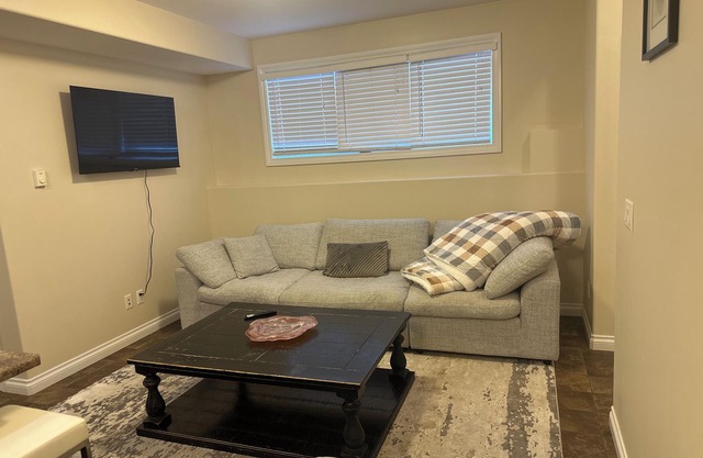 Beautiful & Spacious Suite near Airport