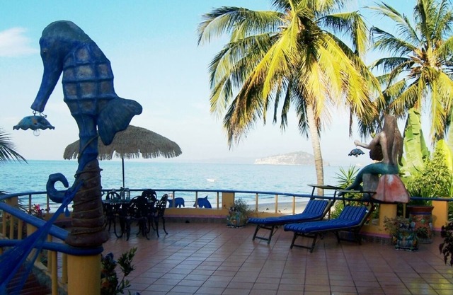 Schöne, geräumige Suite mit großer Terrasse mit spektakulärem Blick auf einen Sandstrand