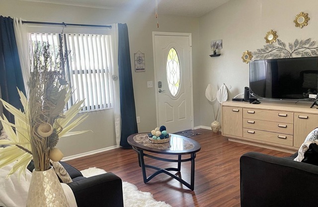 Beautiful Spacious 2bd w/patio near LEGOLAND