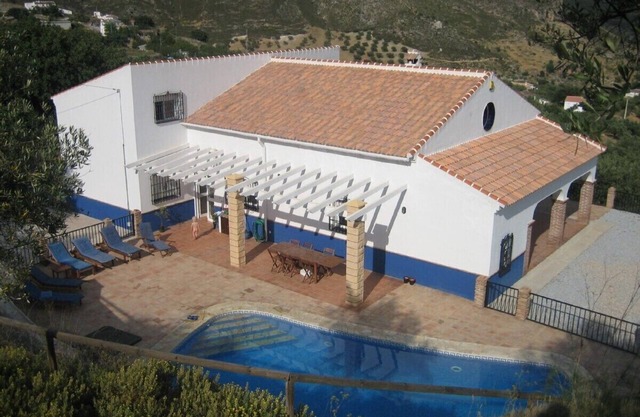 Wunderschöne geräumige Villa mit fantastischem Ausblick und privatem Schwimmbad