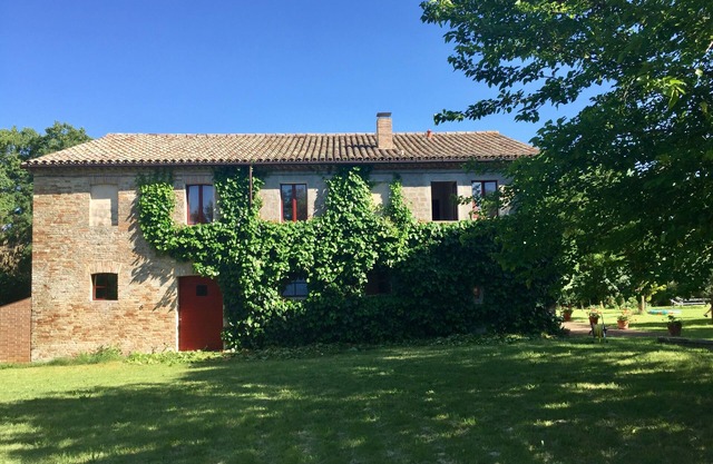 Umgebaute, ebenerdige Ställe eines Bauernhauses mit Privatpool & Ausblick