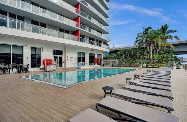Beautiful Studio with Canal and Ocean view 1709