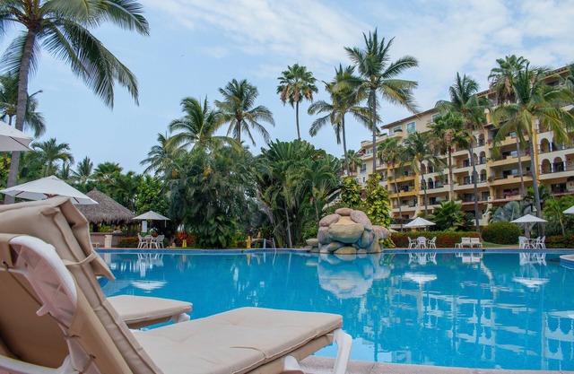 Beautiful Studio with balcony inside resort