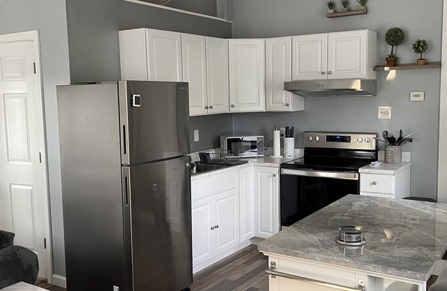 Beautiful studio apartment close to downtown Northampton!