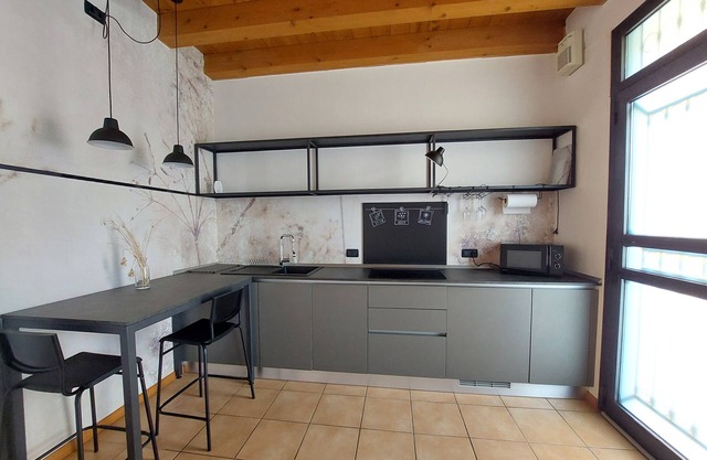 Beautiful studio apartment with garden near city center and exhibition district