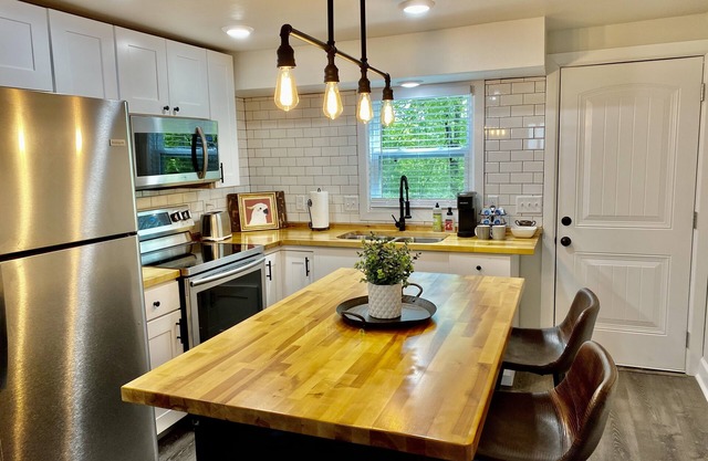 Beautiful studio apartment on Gorgeous Talimena Scenic Drive